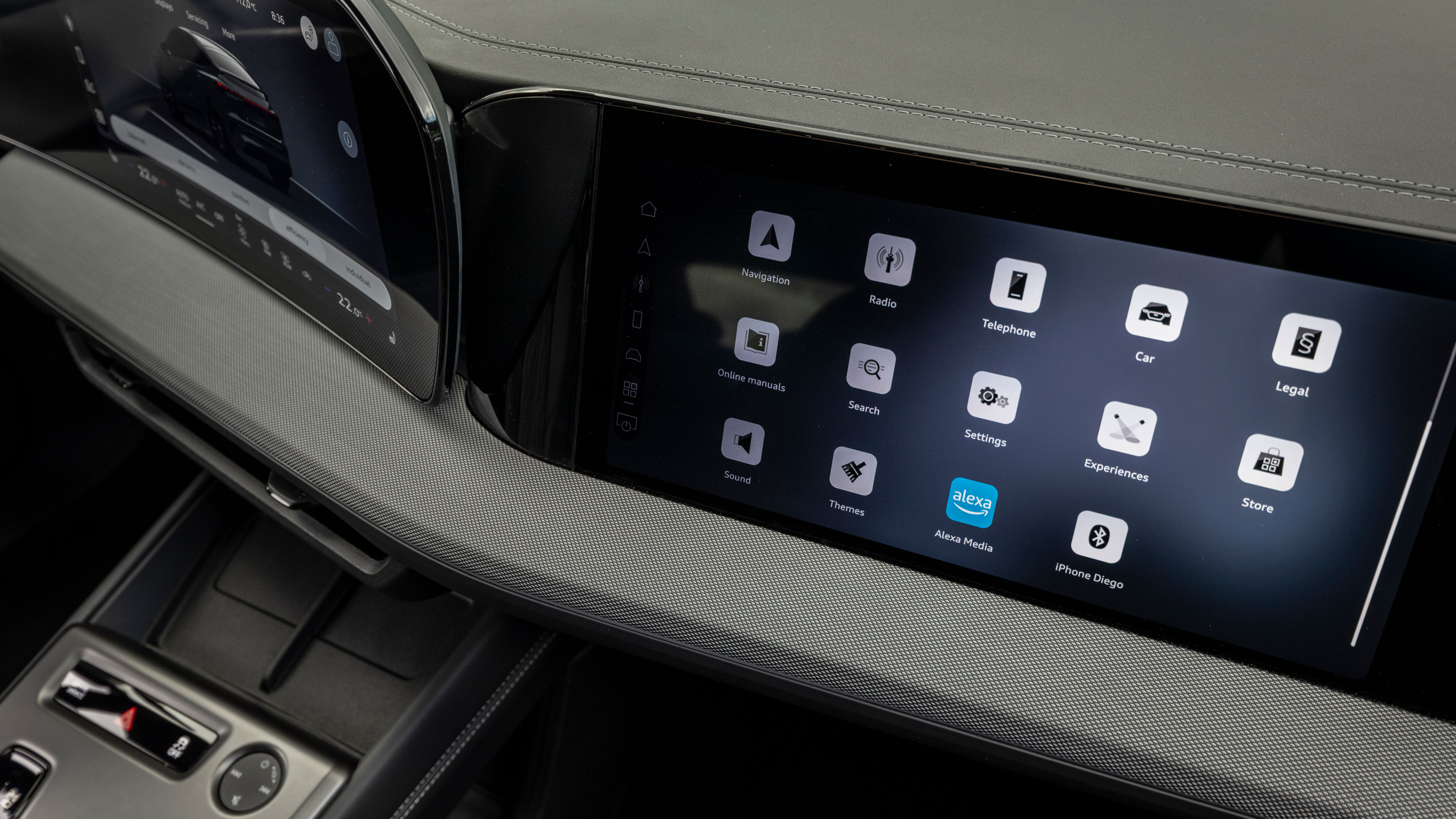 Audi Q4 e-tron Sportback - passenger screen