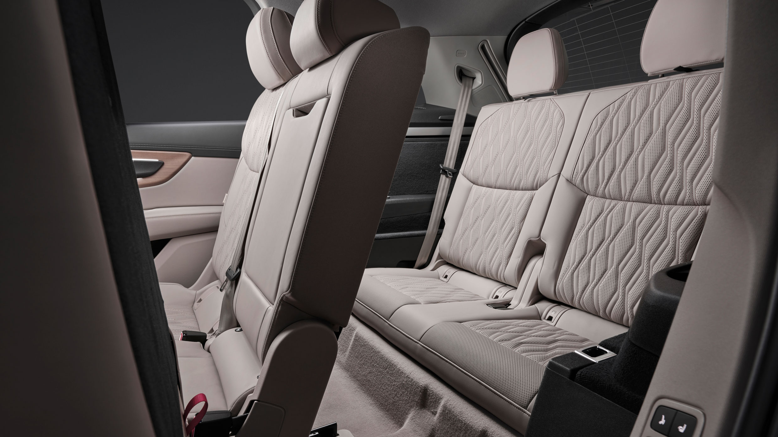 Audi Q7 - back seats