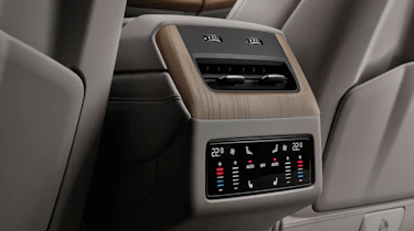 Audi Q7 - rear seat controls