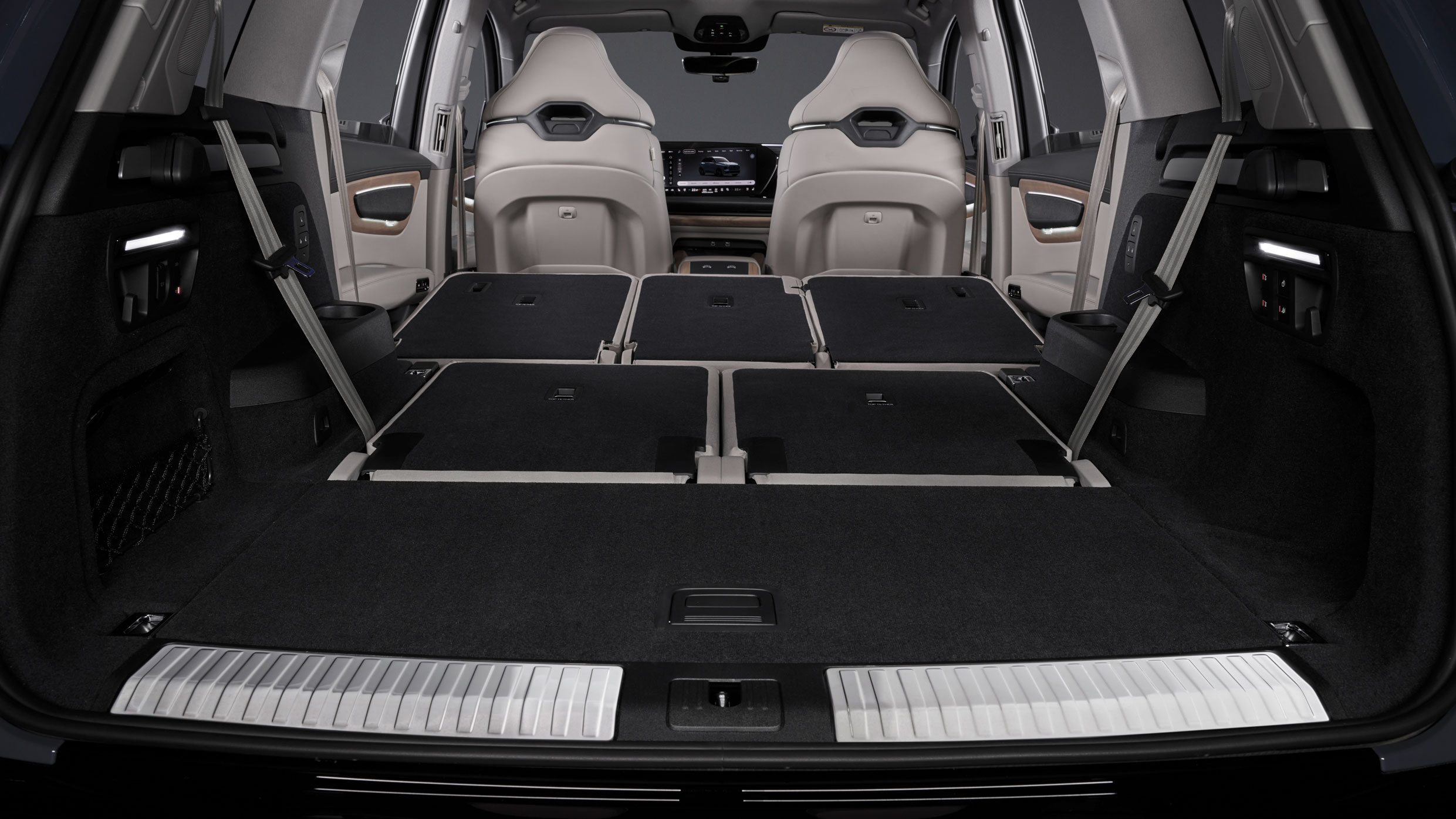 Audi Q7 - boot seats down