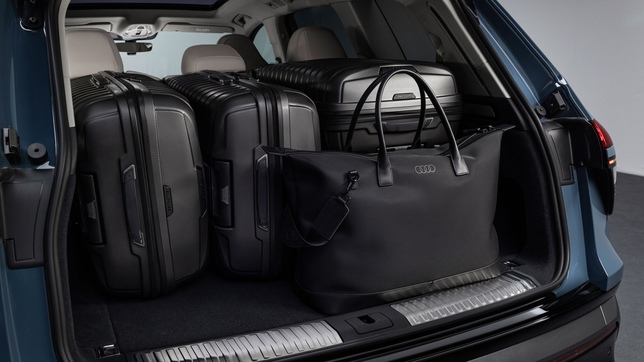 Audi Q7 - boot