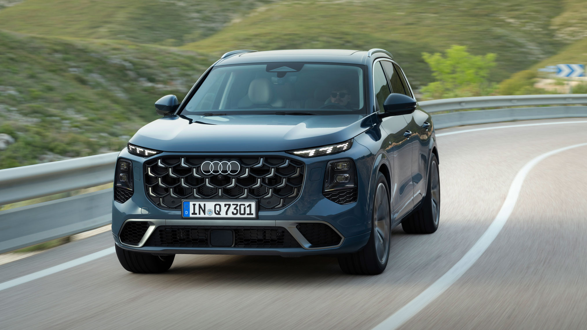 Audi Q7 - front tracking