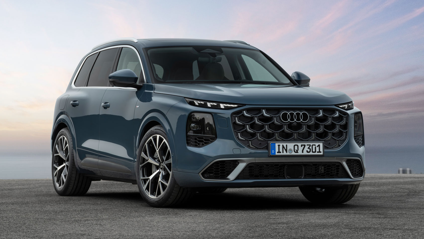 Audi Q7 - front static