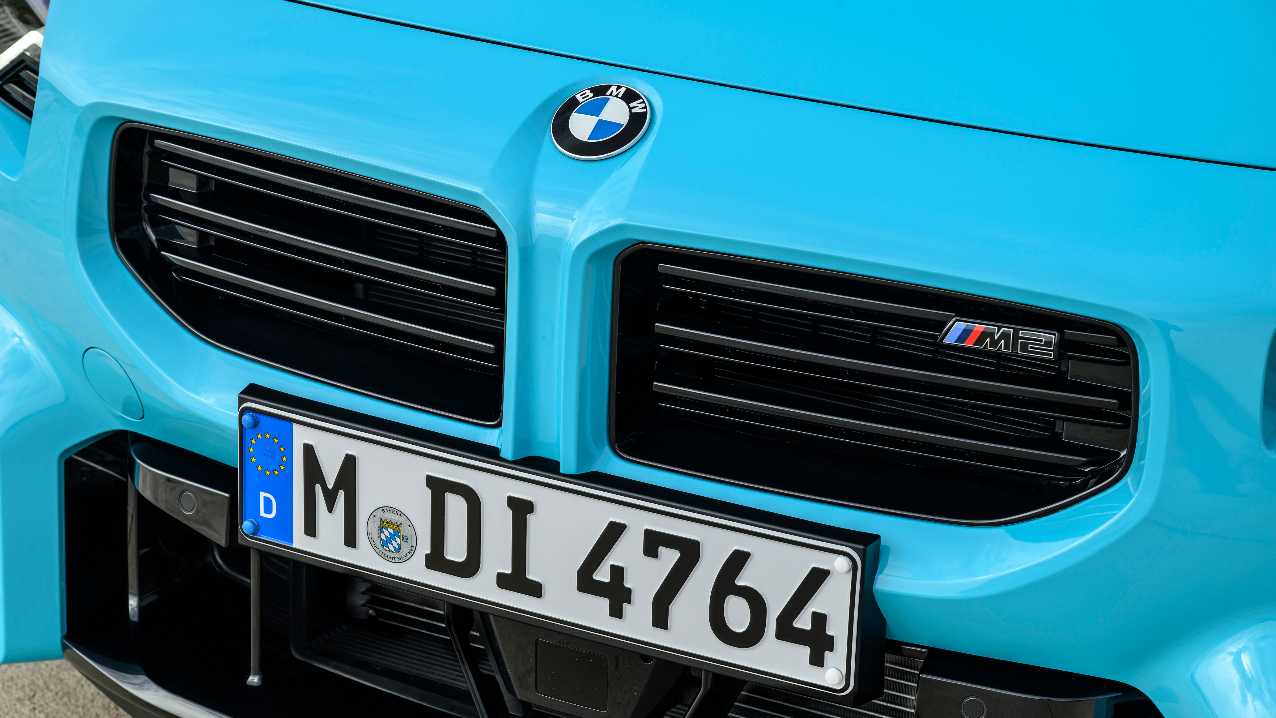 BMW M2 xDrive - grille