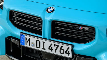 BMW M2 xDrive - grille