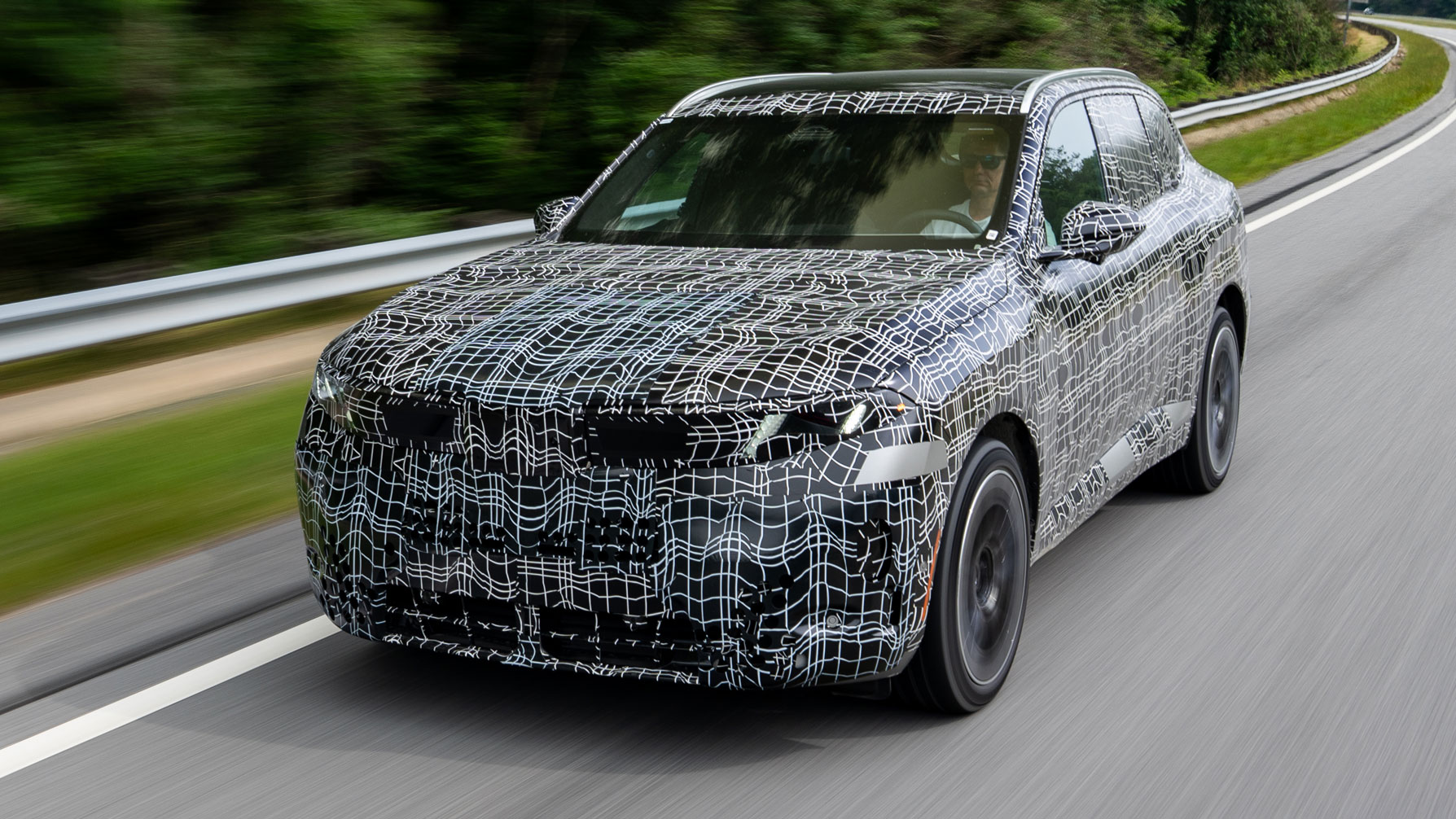 BMW X5 prototype - front tracking