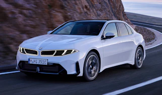 BMW i3 50 xDrive - front 3/4
