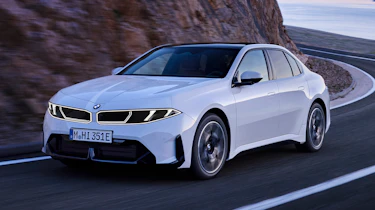 BMW i3 50 xDrive - front 3/4