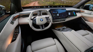BMW iX5 - dash