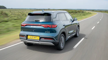 BYD Atto 2 DM-i - rear tracking
