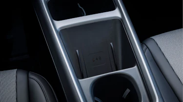 BYD Dolphin G - interior
