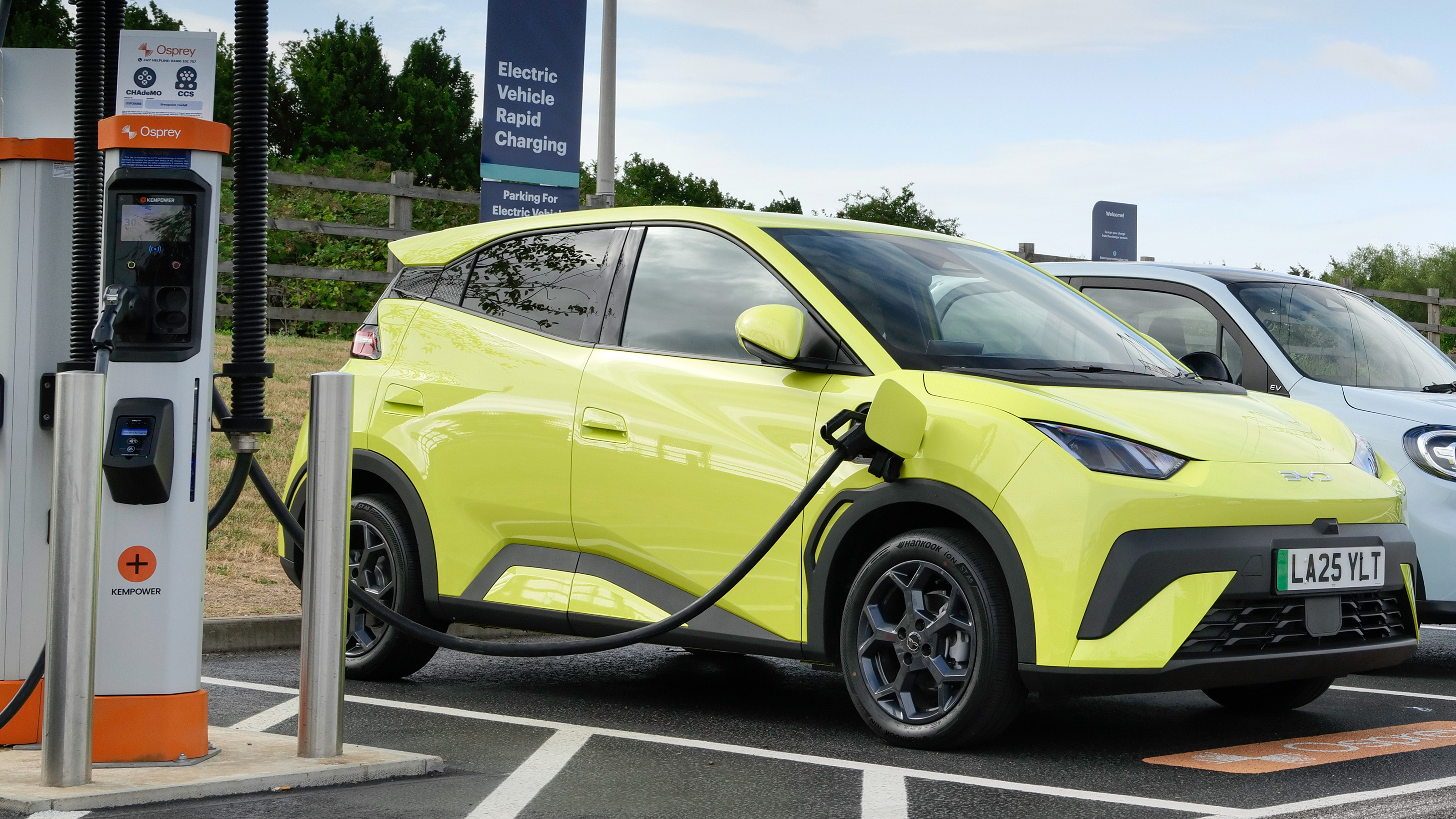 BYD Dolphin Surf charging