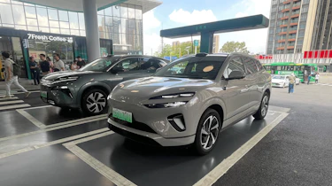 Cars connected to a BYD Flash Charging Station