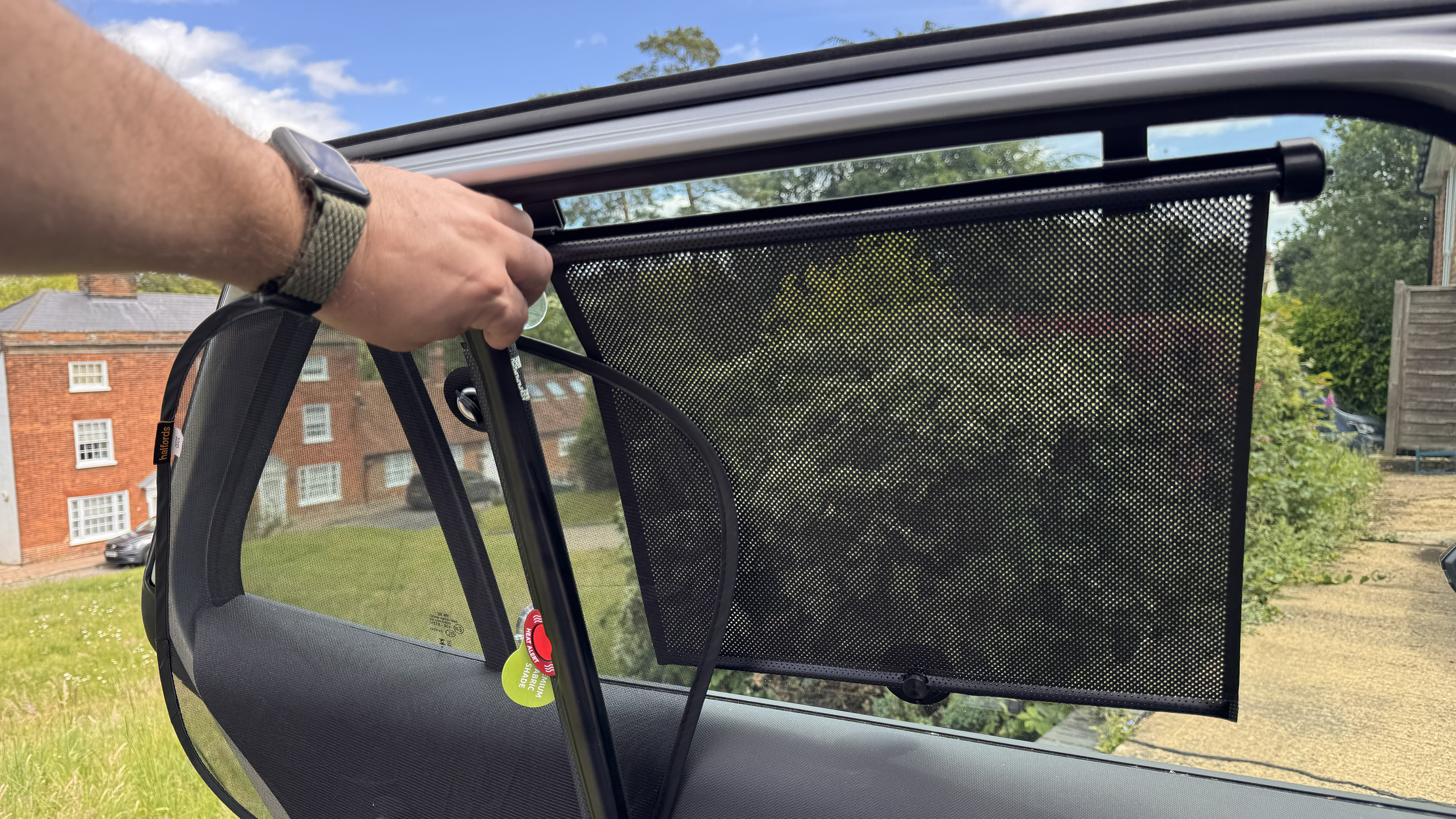 Best car sun shades - header image 