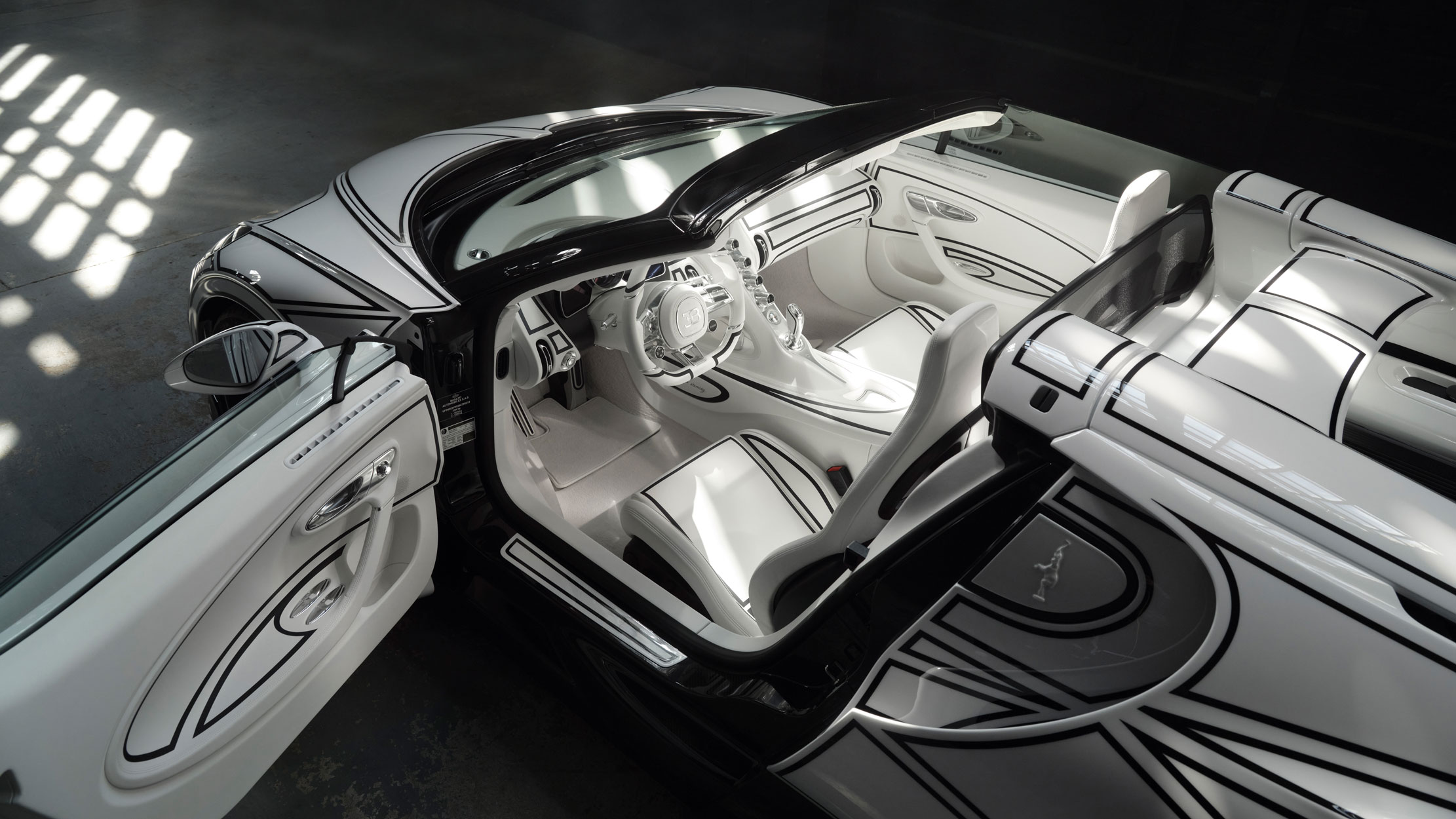 Bugatti Mistral Blanc Eternel - dash