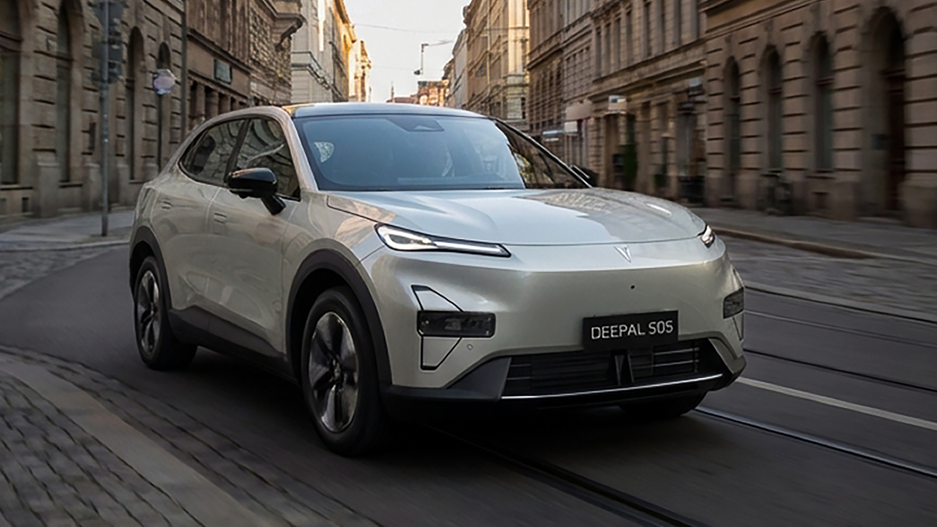 Changan Deepal S05 PHEV - front tracking