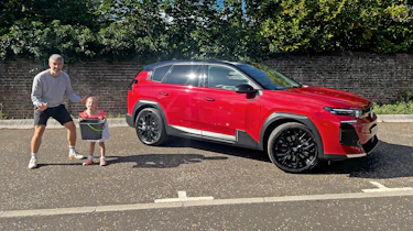 Citroen e-C5 Aircross - header with daughter