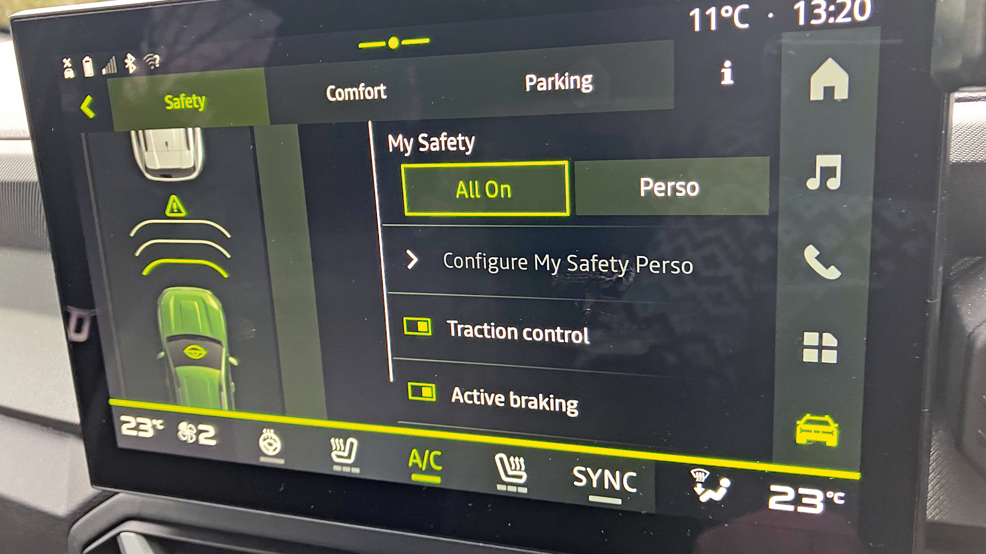 Dacia Bigster - safety screen