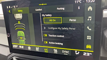 Dacia Bigster - safety screen
