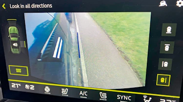 Dacia Bigster - side camera