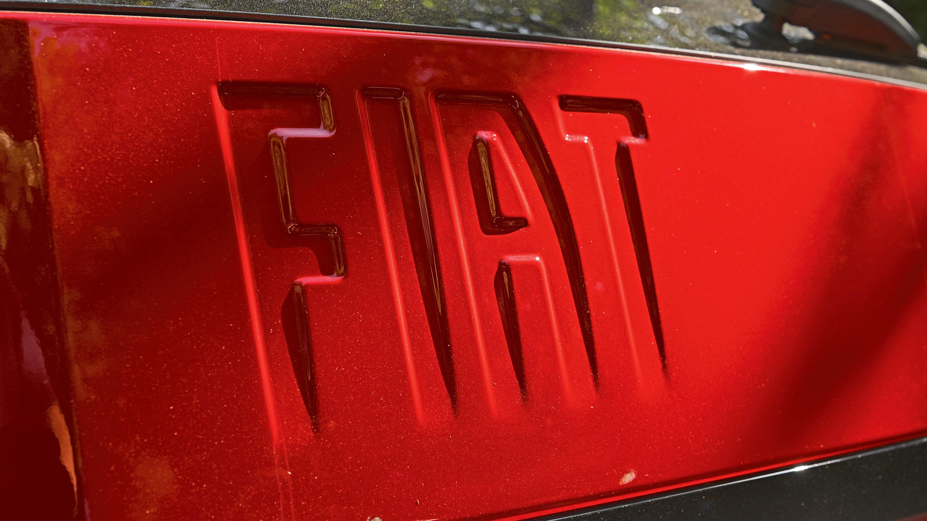 Fiat Grande Panda - Fiat logo