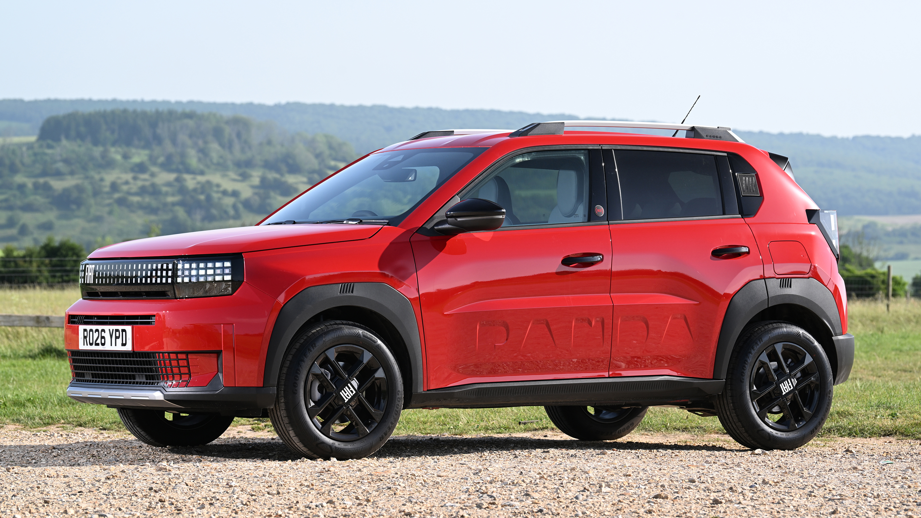 Fiat Grande Panda hybrid - front static 