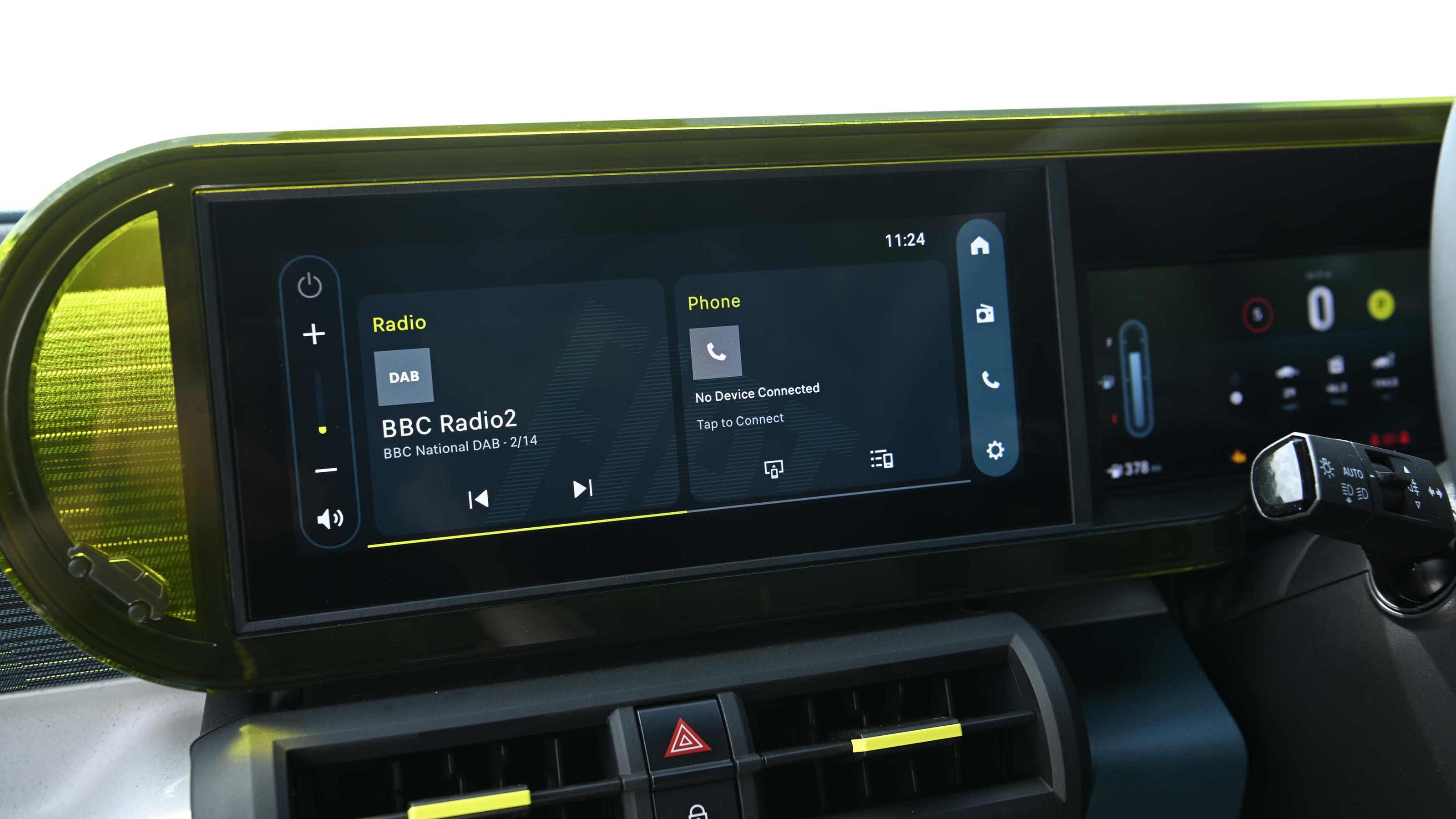 Fiat Grande Panda hybrid - infotainment screen 