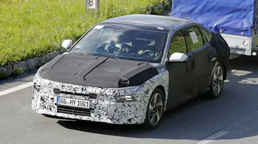 Hyundai Elantra testing - front 3/4