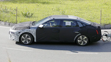 Hyundai Elantra testing - side profile