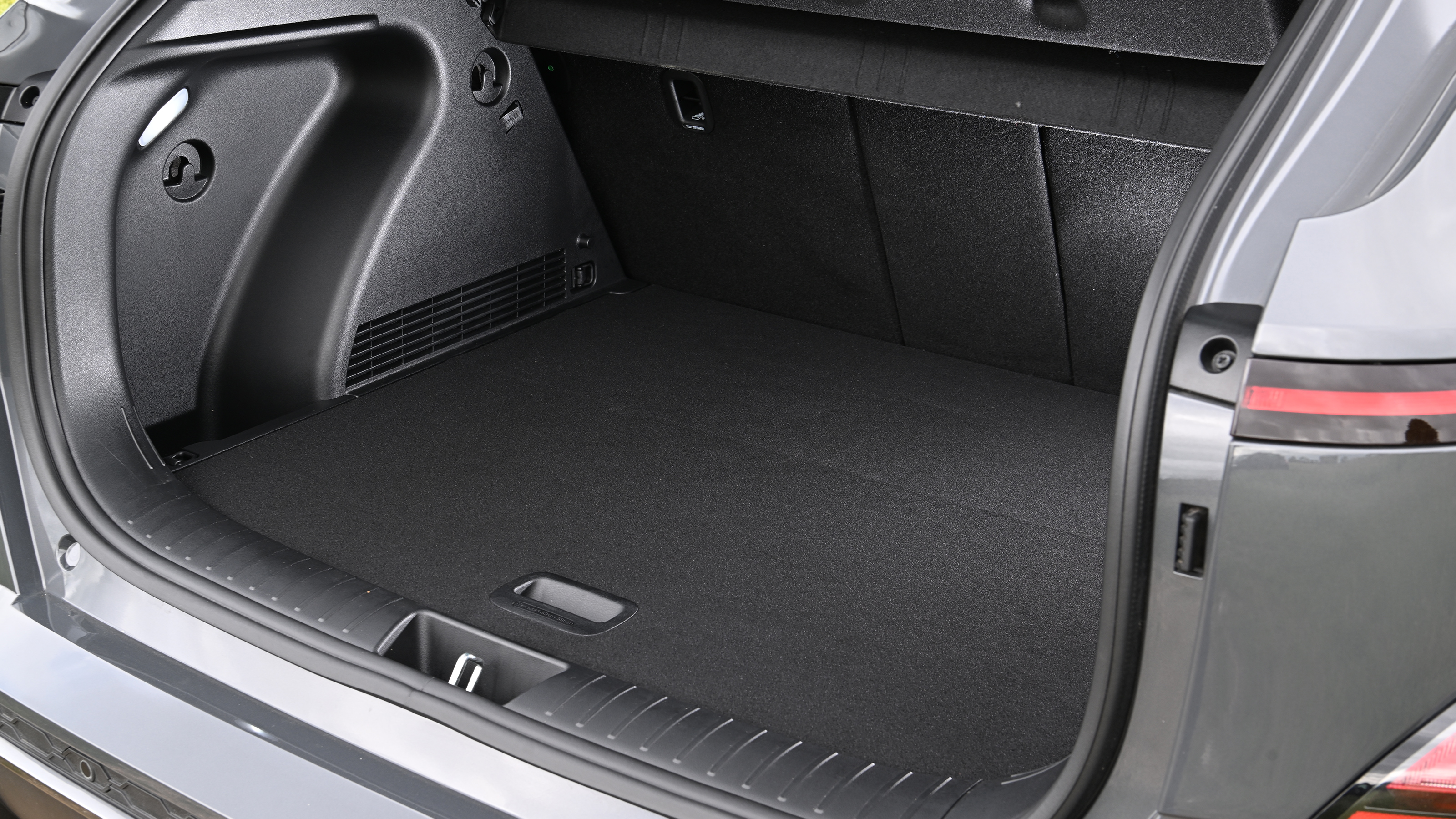 Hyundai Kona Hybrid - boot