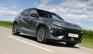 Hyundai Kona Hybrid - front tracking