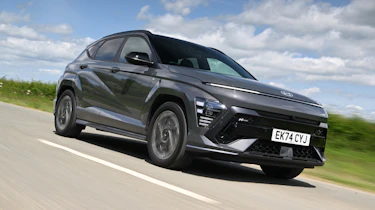 Hyundai Kona Hybrid - front tracking