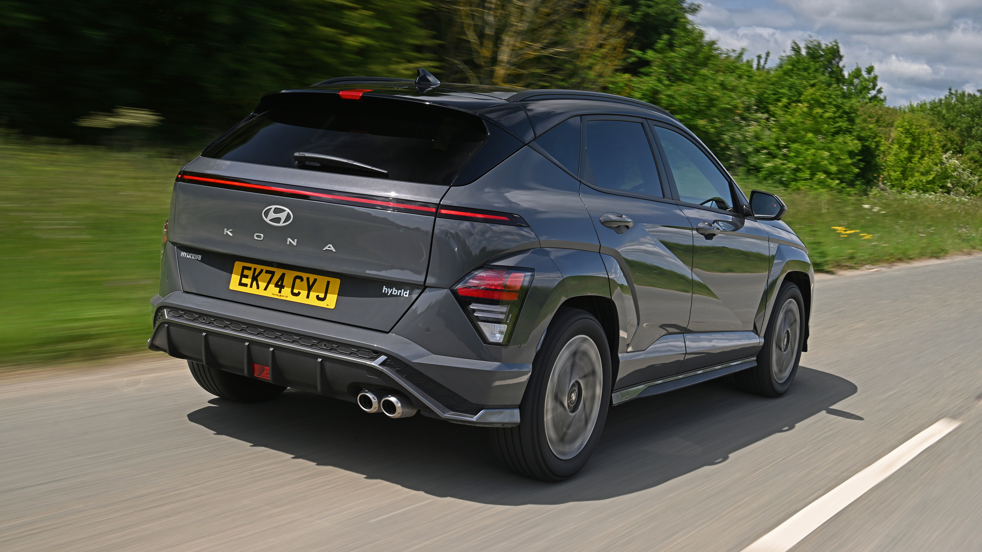 Hyundai Kona Hybrid - rear tracking
