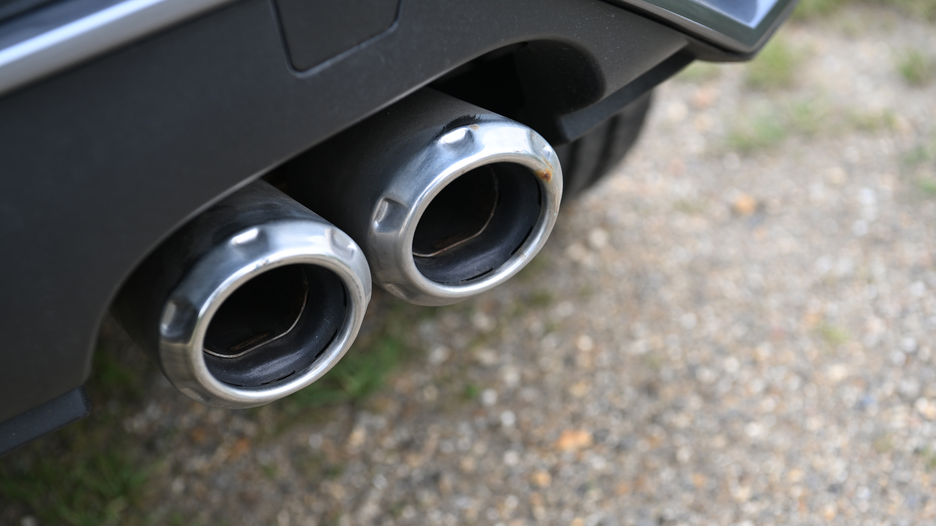 Hyundai Kona Hybrid - exhaust tips