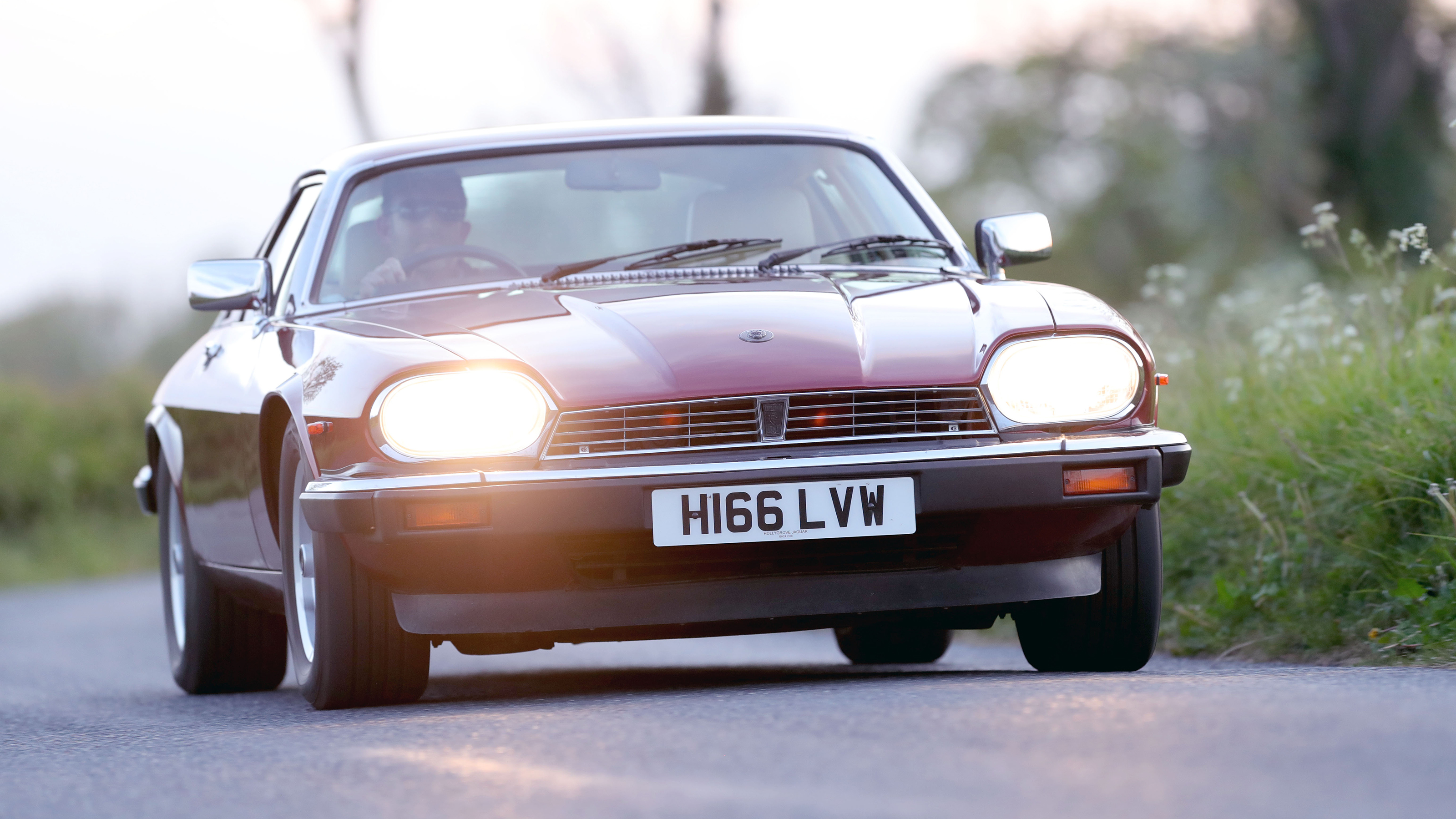 Jaguar XJS - front cornering