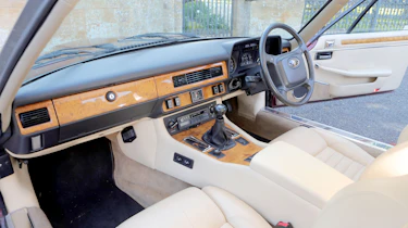 Jaguar XJS - interior overview