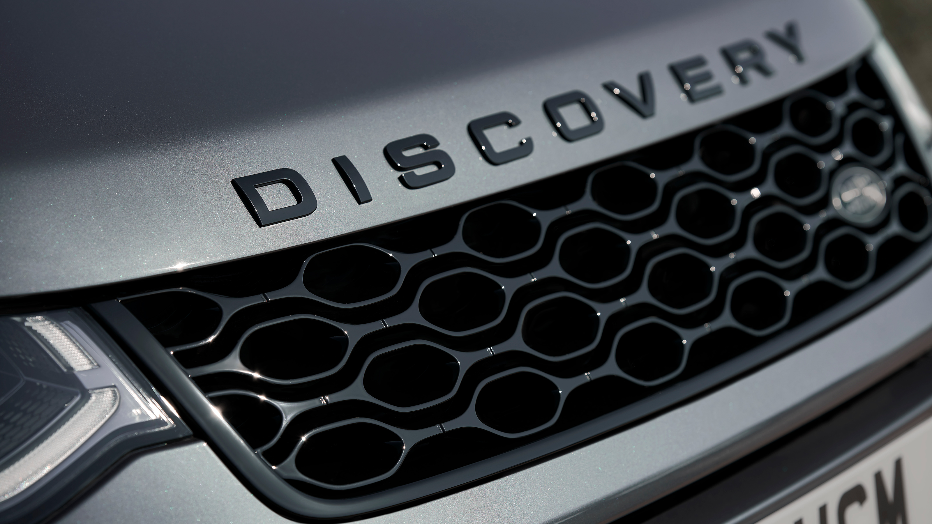 Land Rover Discovery Sport - grille