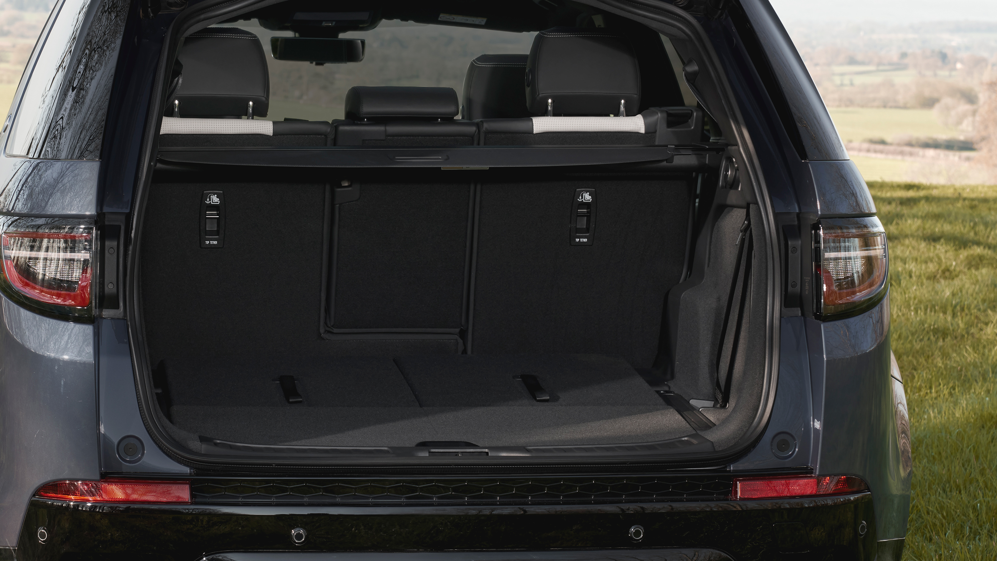 Land Rover Discovery Sport - boot