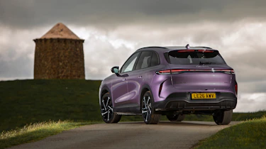 Lepas L8 - rear 3/4