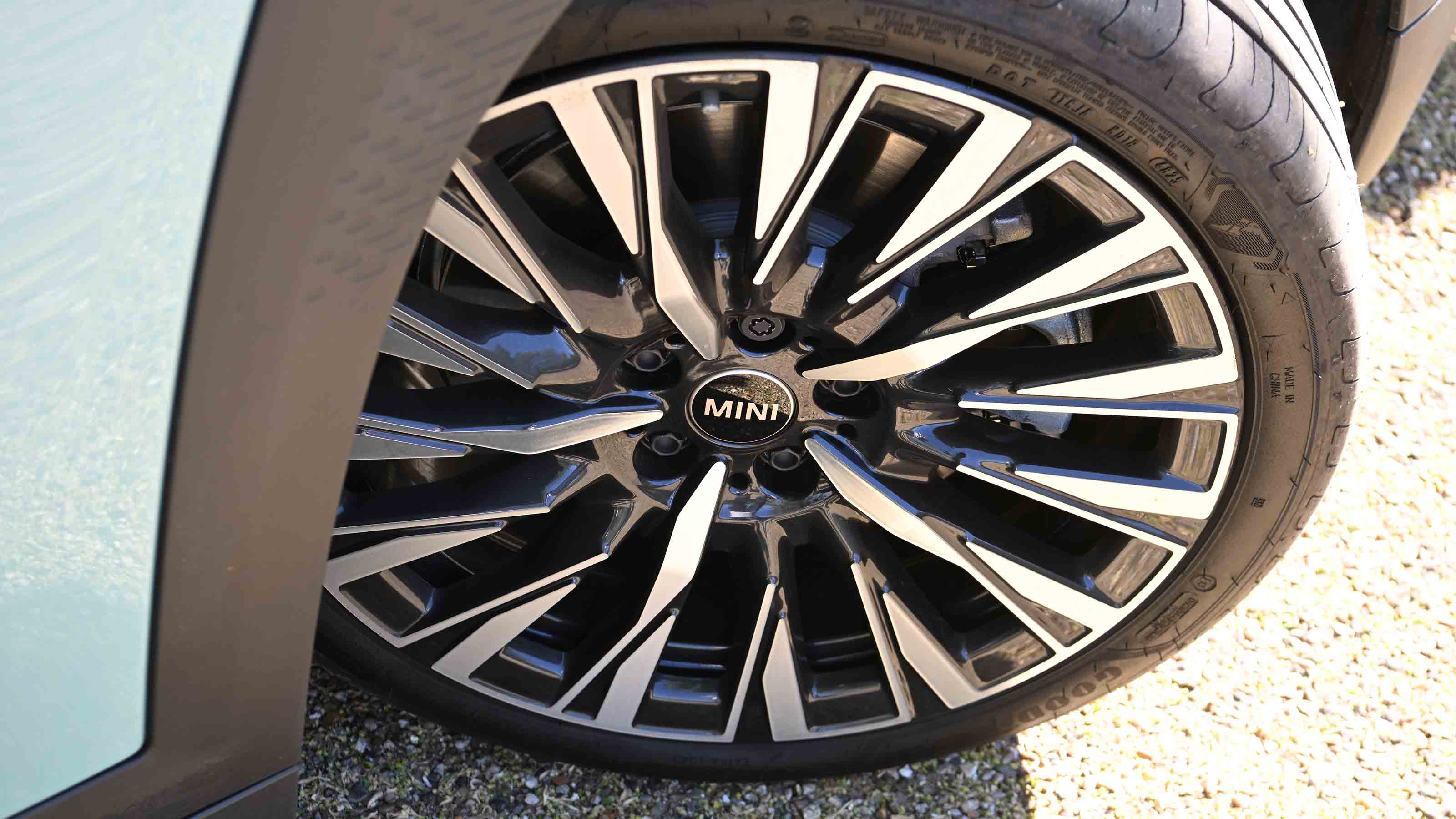MINI Aceman LT - 19-inch alloy wheel