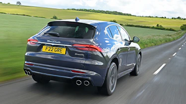 New Maserati Grecale 300 - rear tracking