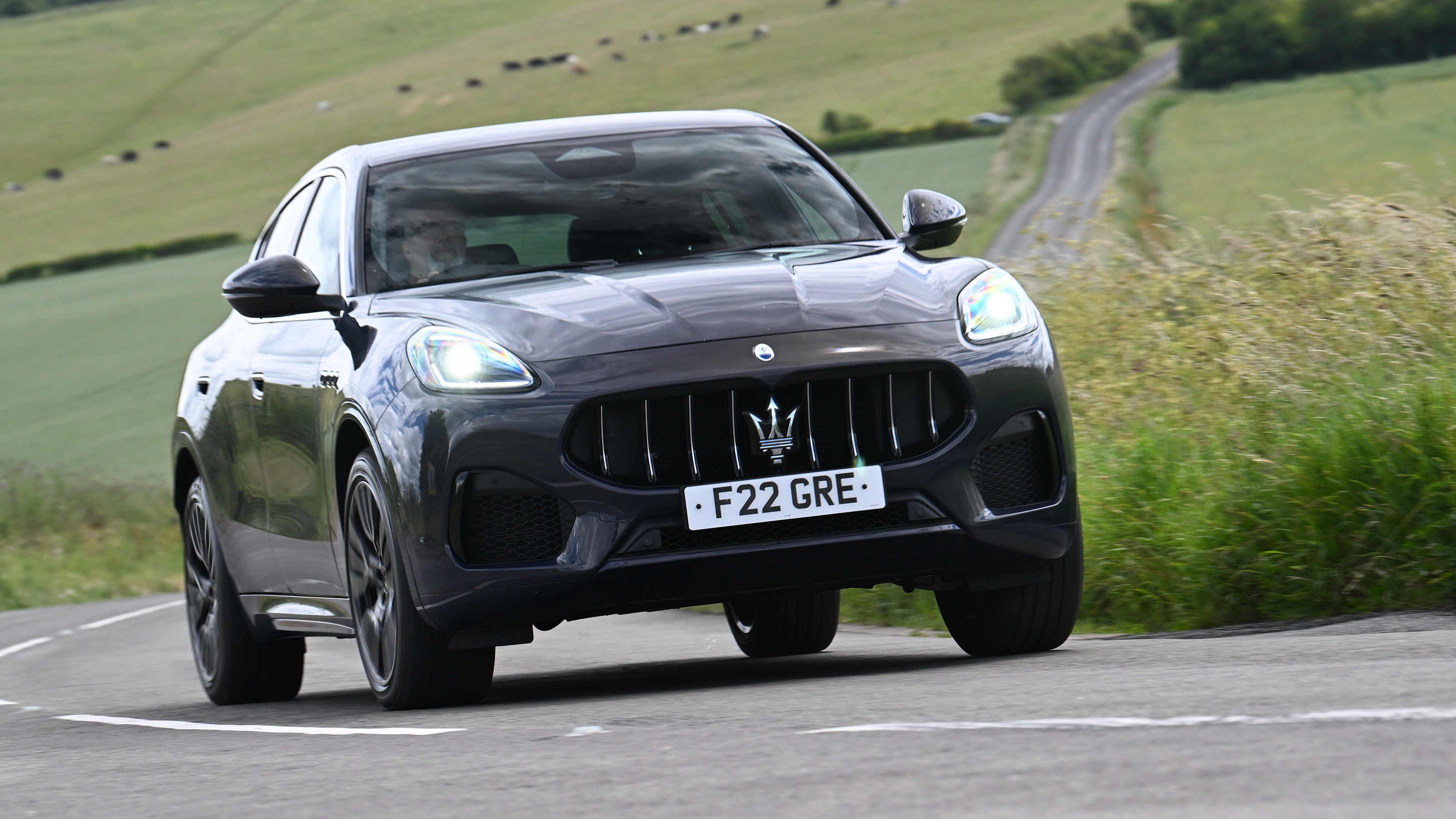 New Maserati Grecale 300 - front cornering 