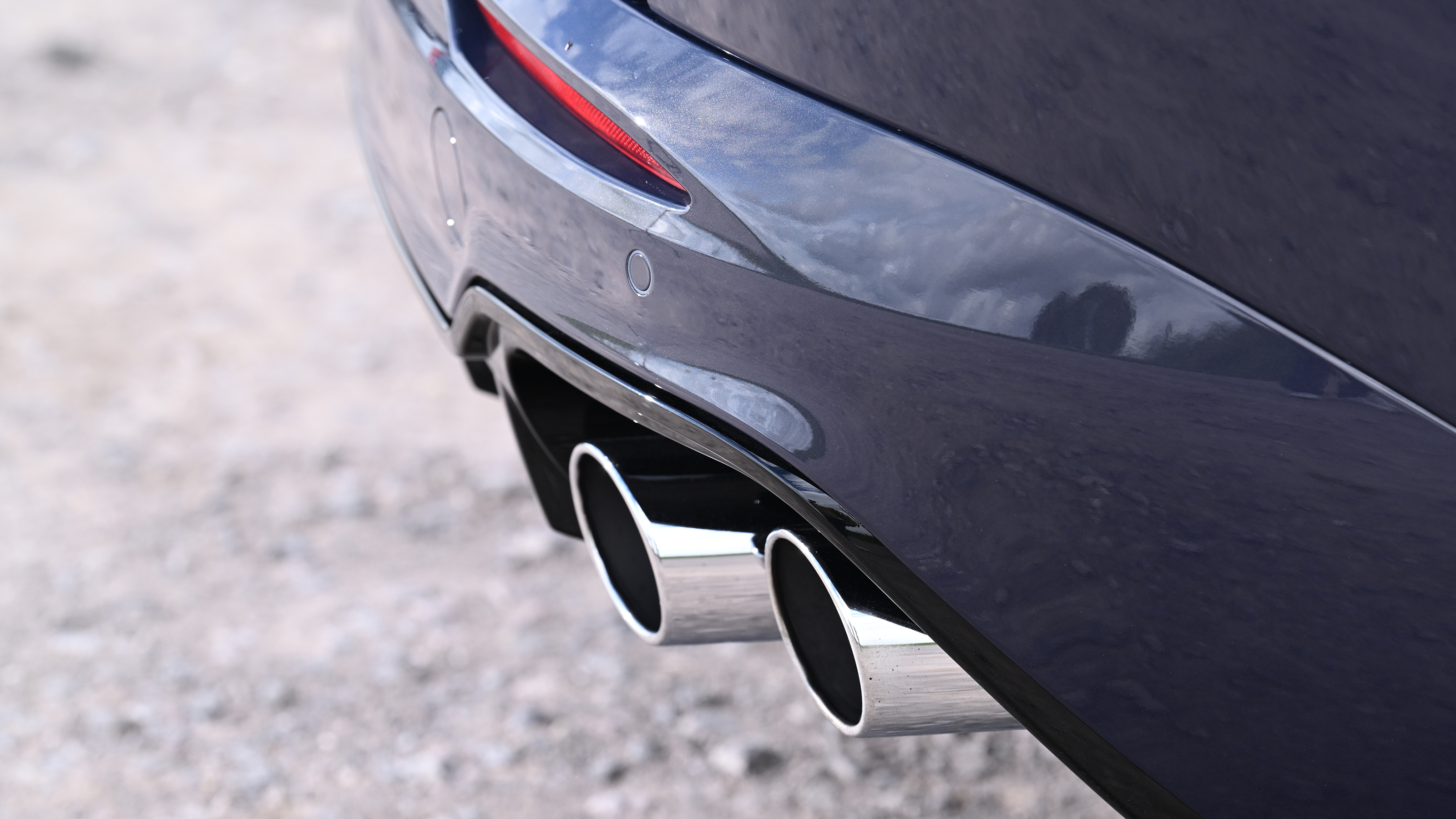 New Maserati Grecale 300 - exhaust pipe 