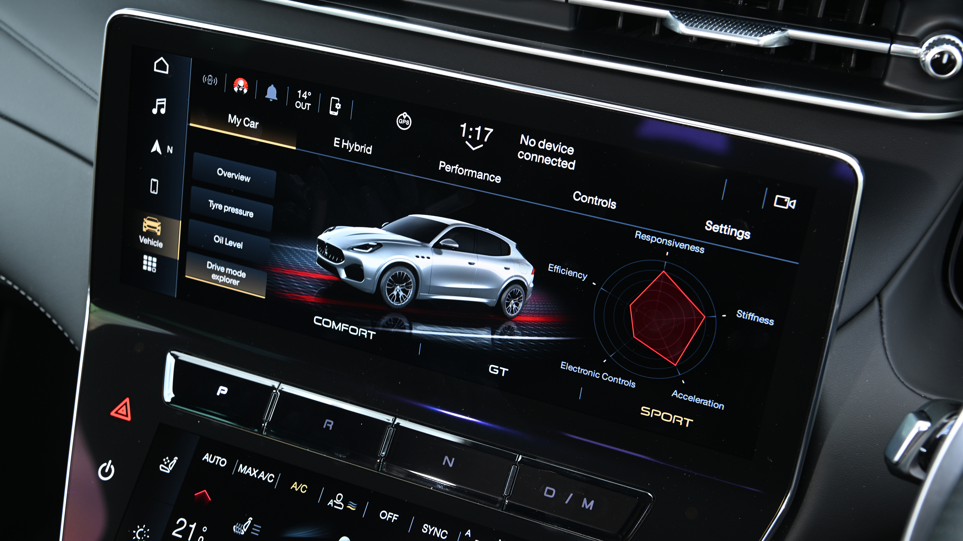 New Maserati Grecale 300 - infotainment screen 