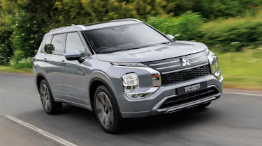 Mitsubishi Outlander PHEV - front