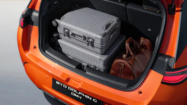 BYD Dolphin G DM-i - boot space