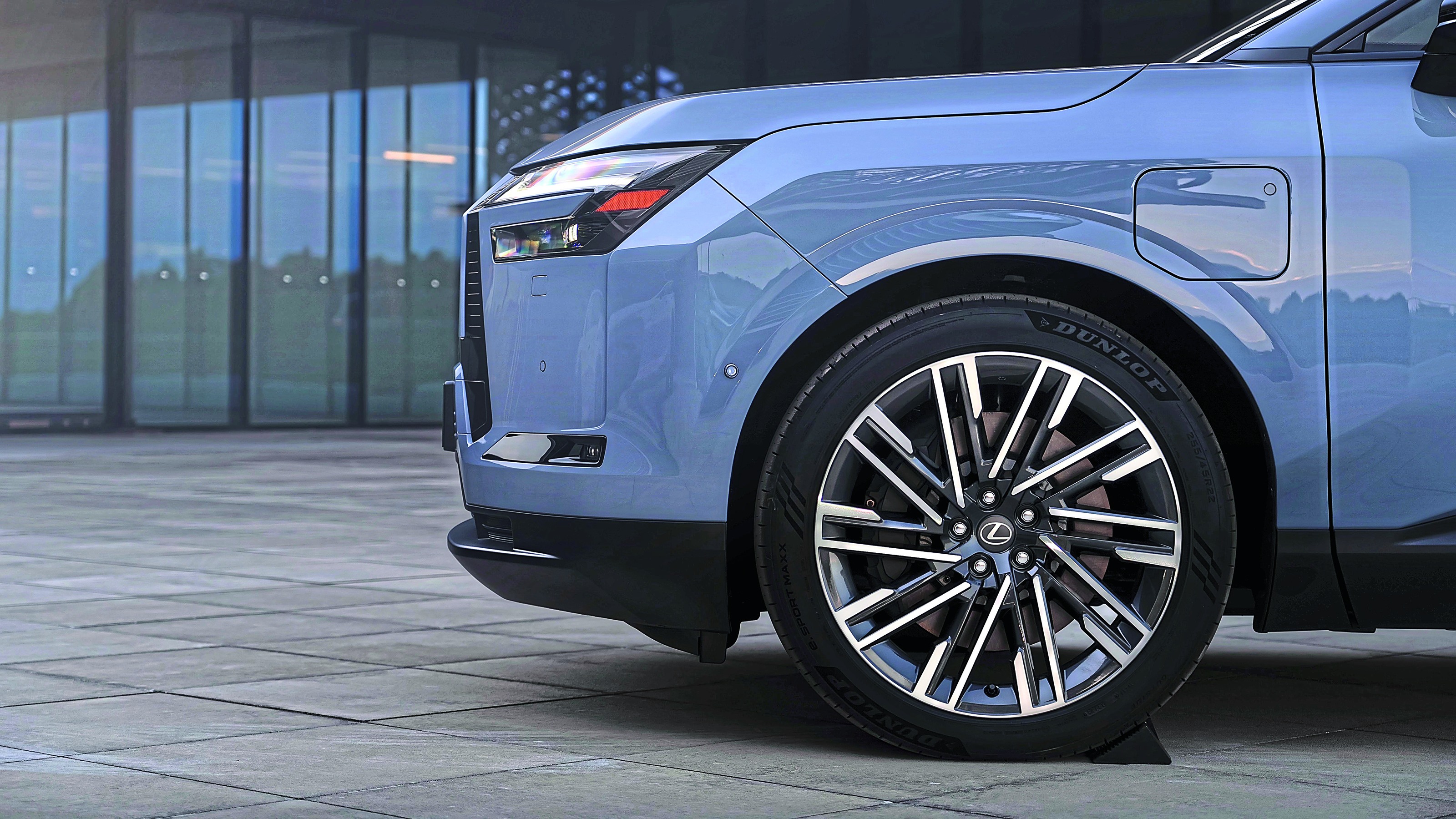 New Lexus TZ exclusive preview - alloy wheel 