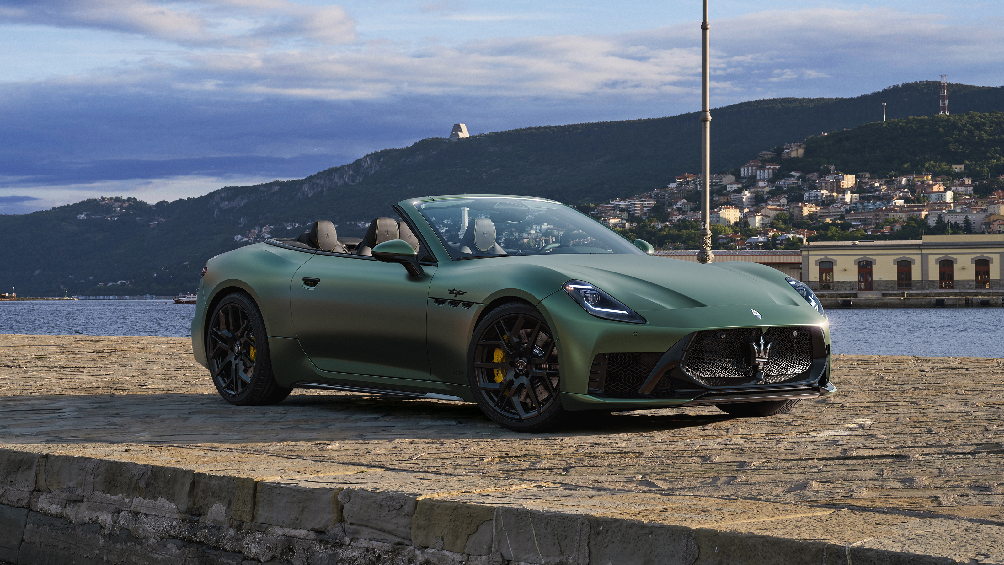 New Maserati GranCabrio - front 