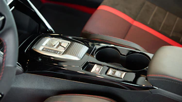 Peugeot E-208 GTi - centre console