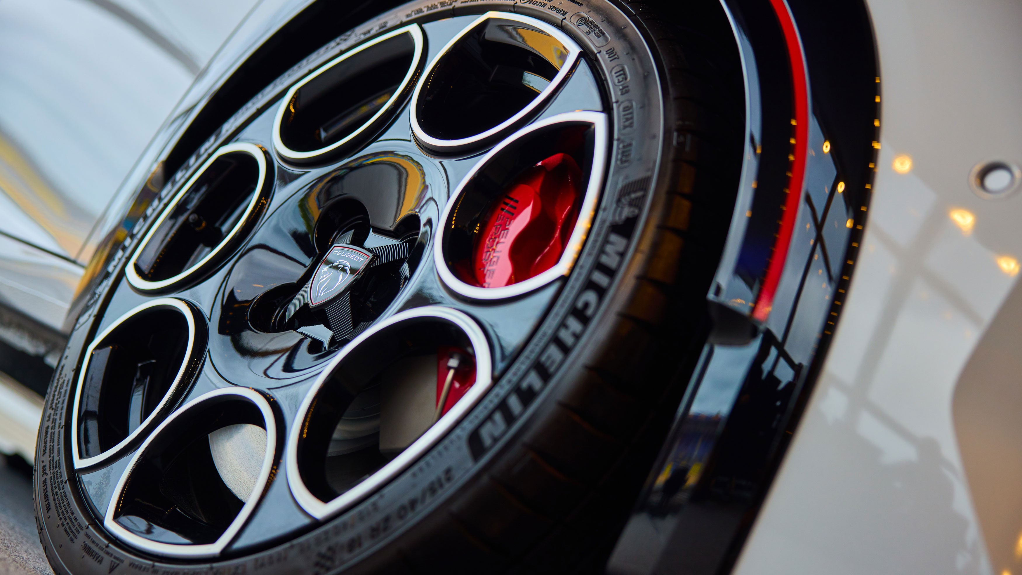 Peugeot E-208 GTi - wheel